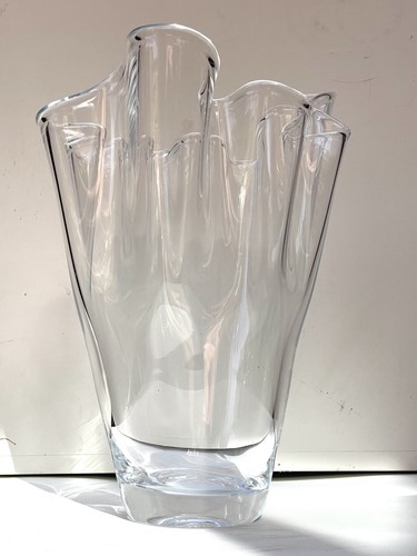 Clear glass handblown ruffle - clear,
