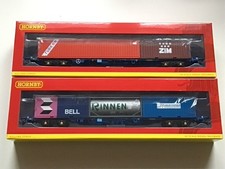Set of 2 Hornby OO Gauge Touax KFA Flat wagons with assorted containers