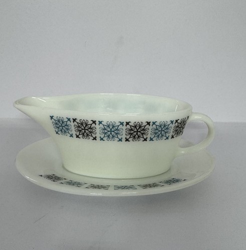 Vintage pyrex jaj 1960s gravy - vintage,