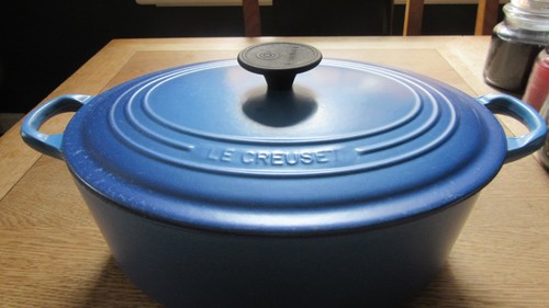 Creuset large blue cast - large,
