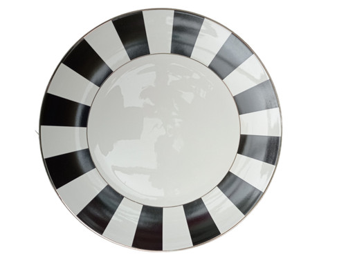 28cm set black and - of, white