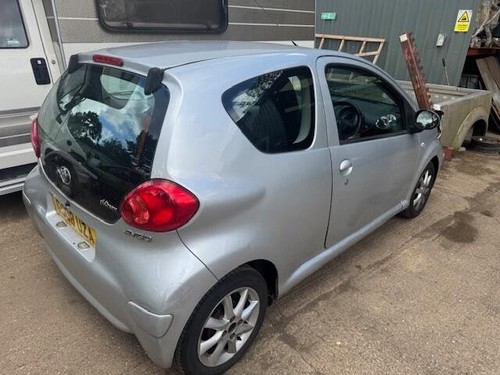 Toyota aygo 2005 driver - toyota,