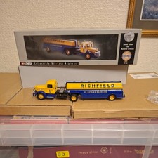  Corgi 51001 Mack LJ Semi Skirted Tanker Richfield Diecast. UK Only (35)
