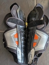 CCM Tacks AS-V Shin Pads / Shin Guards 11 Inch Junior 