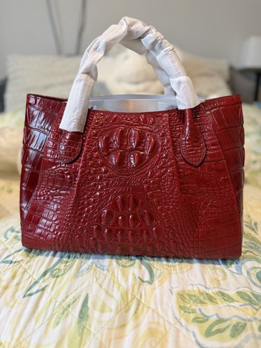 Pijush red crocodile - pijush, embossed
