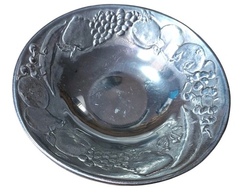 Large vintage wilton armetale - vintage,