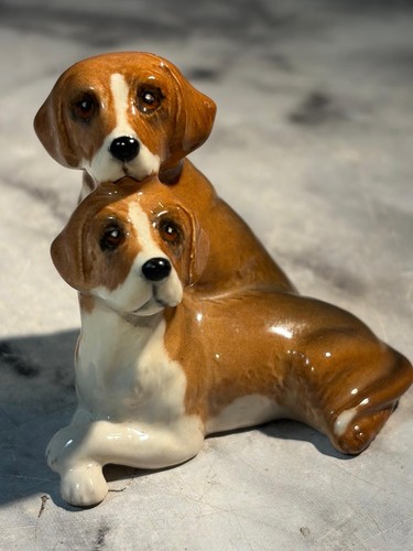 Beswick vintage pottery - , seated