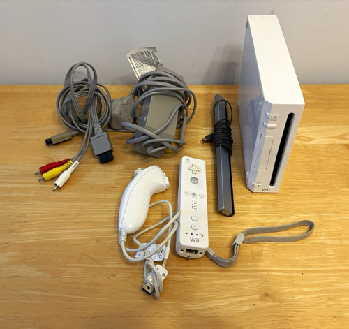 Nintendo wii white console - wii,