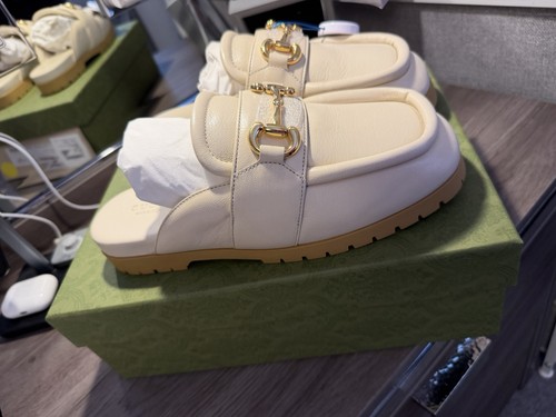 Gucci leather mules never - -,