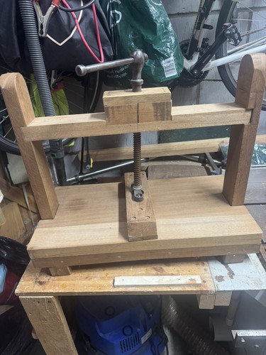 Wooden bookbinding press