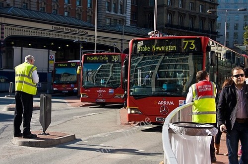 Photo 6x4 victoria - bus, station