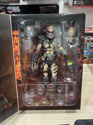 Neca predator figure - neca, 2