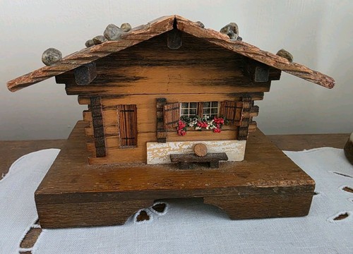 Lovely vintage swiss chalet - lovely,