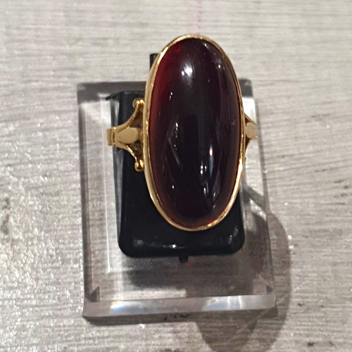 9ct yellow gold oval - yellow,