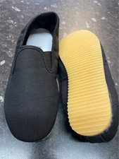 Kung slippers with - fu,