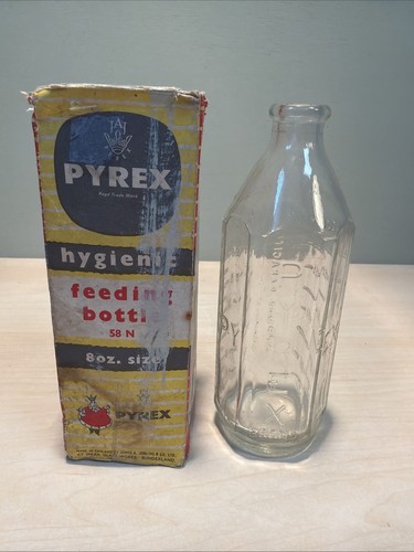 Pyrex baby feeding bottle - baby, in