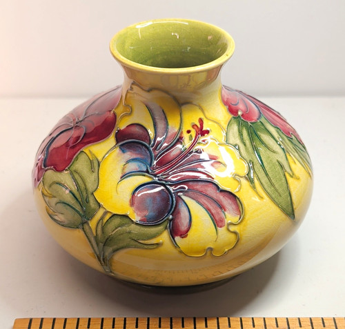 Moorcroft art pottery vase - art,