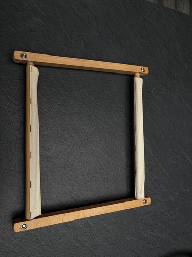 Small rotating scroll frame - small,