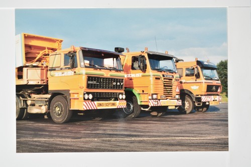 Orange lorries daf - 3,