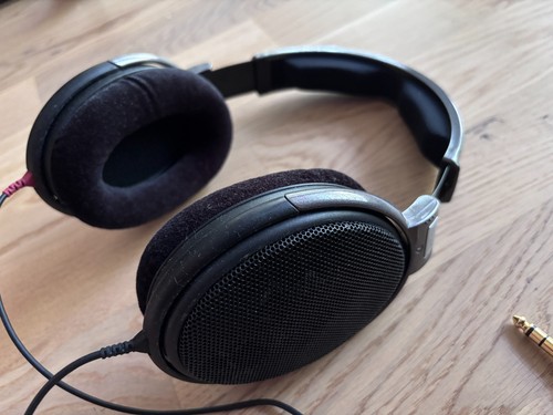 Sennheiser 600 headphones - 600,