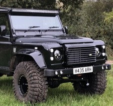 Land Rover Defender Puma
