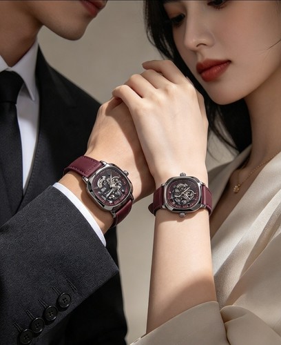 Mechanical watch with - , skeleton