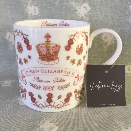 Bnwt queen elizabeth - queen,