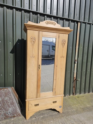 Arts and crafts - and, wardrobe