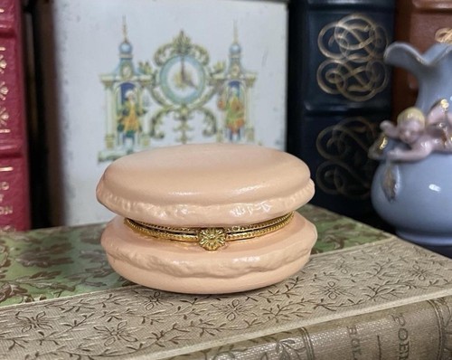 Orange macaron shaped - , trinket