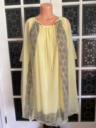 Vtg 1960 nightgown peignoir - vtg., 1960's