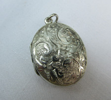 Locket Oval Locket Engraved
