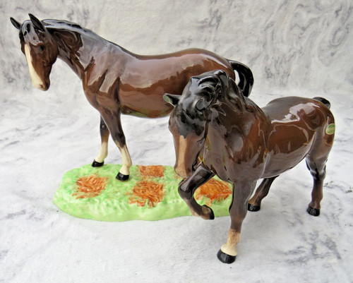 Vintage beswick bay horse - 2x,