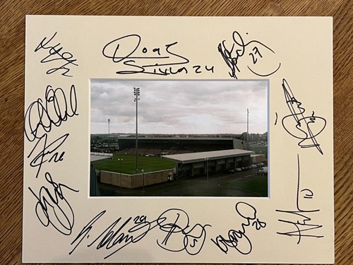 Hand signed 10x8 - 10x8, mount