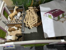 Schleich Horse Barn Plus 8 Horses And Fences And Instructions