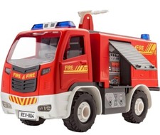 REVELL FIRE TRUCK MODEL KIT