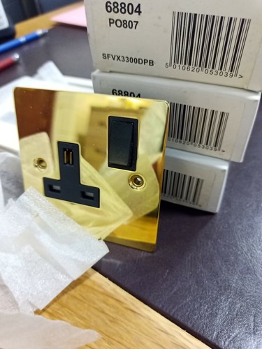 Volex flatplate brass 1 - flatplate,