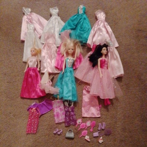Dolls clothes job lot - dolls,