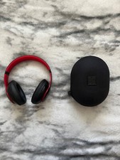 Wireless, Beats Studio 3 with limited edition 10 years anniversary case.