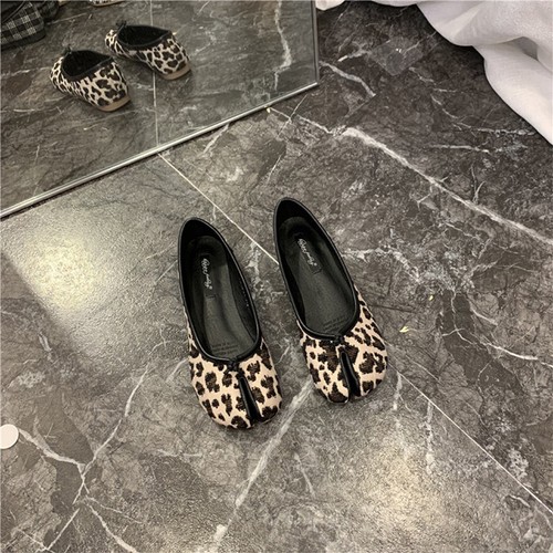 Shallow mouth split - split-toe, flats