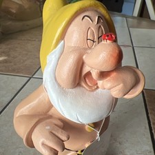 Disney SNEEZY DWARF  Garden