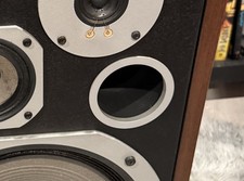 Pioneer HPM 100 Bass Port