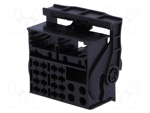Connector housing plug