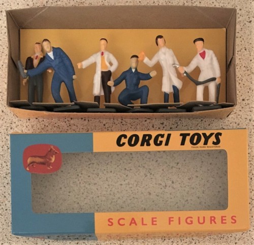 Corgi toys 1505 garage - corgi,