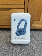 Apple Navy Blue Beats Solo 4