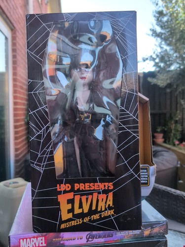 Ldd presents elvira - presents,