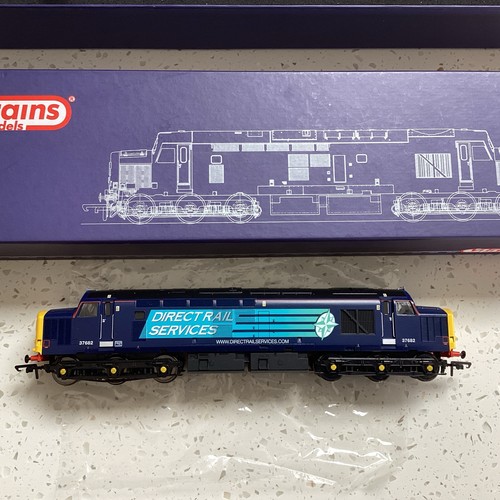 Vitrains v2082 class 37 - v2082,