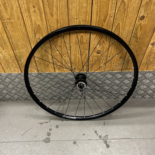 Triban 700c disc - qr,