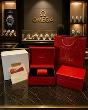 OMEGA Watch Box With Full