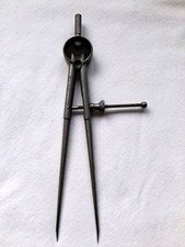 Vintage Moore & Wright round