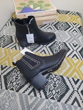 BNIB Pavers Relife Block Heel